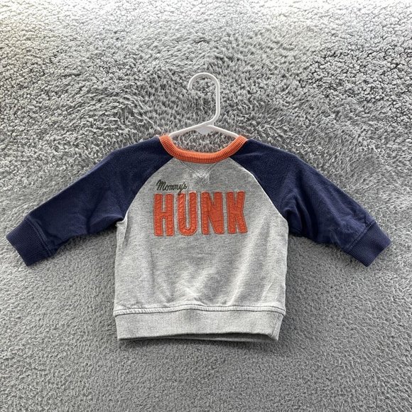 Carter's Sweatshirt Baby Boys Size 6 Months Grey "Mommy's Hunk" Sweatshirt 6M - Picture 1 of 6